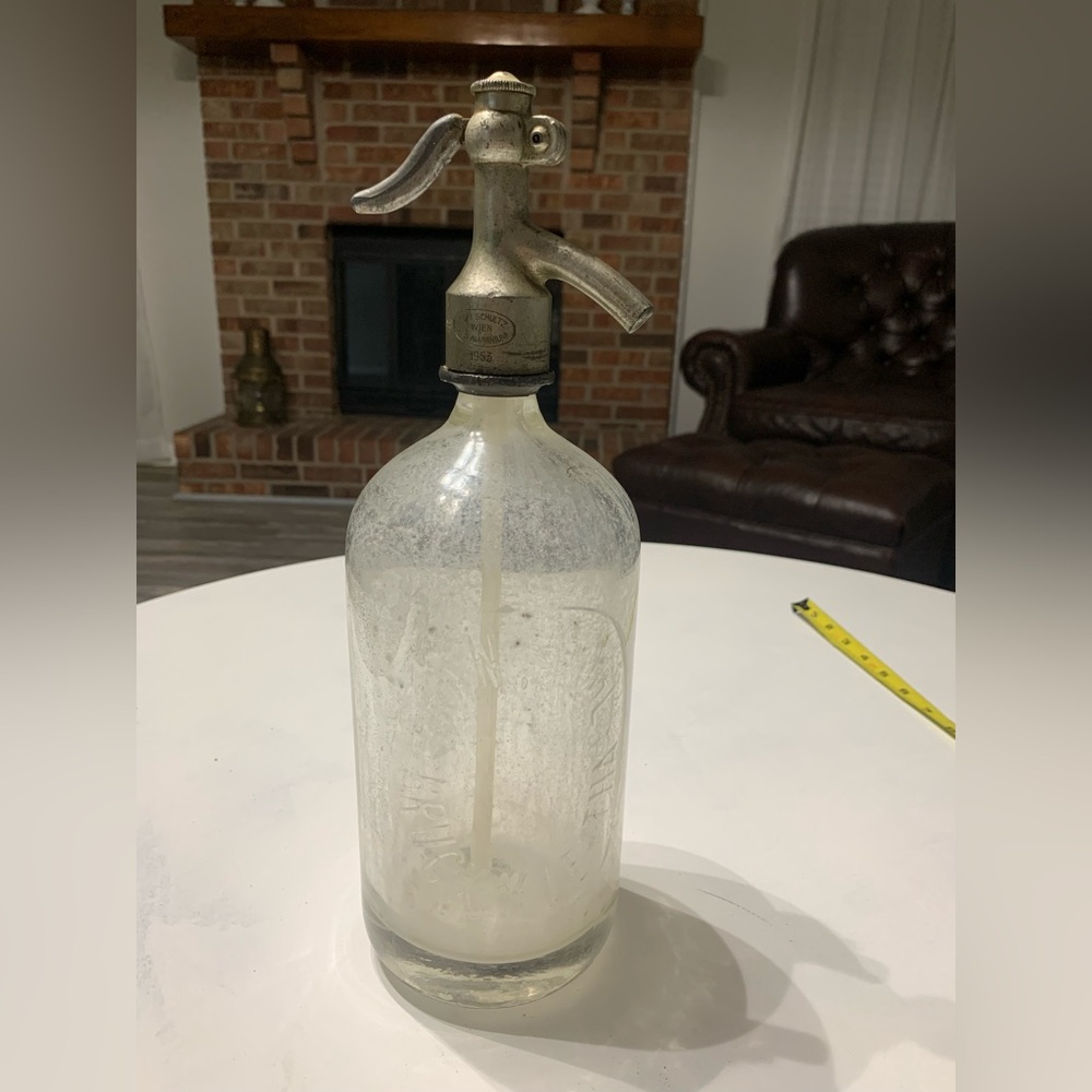 1953 Karl Schultz Vintage Clear Glass Seltzer Bottle with Metal Sprayer